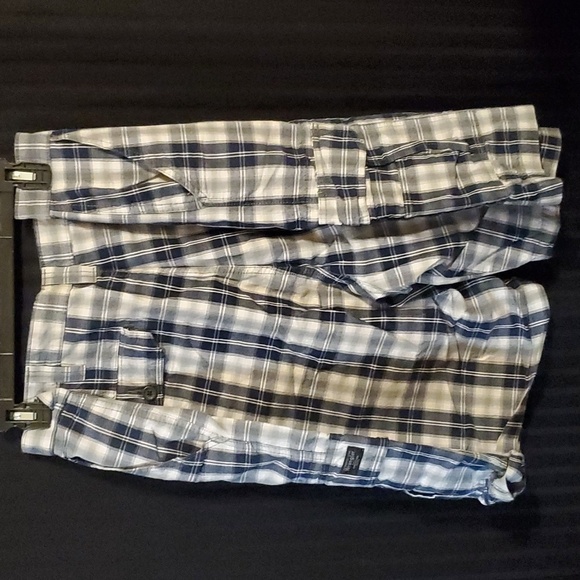 Wrangler Plaid Shorts - Picture 2 of 3
